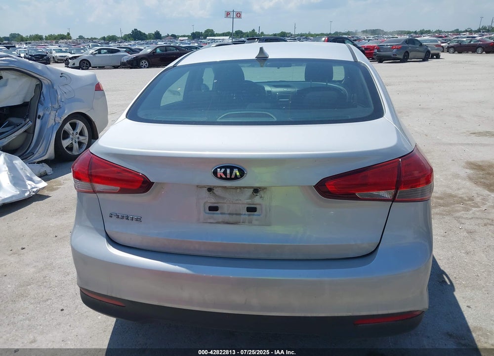 2017 KIA FORTE VIN: 3KPFK4A70HE078384