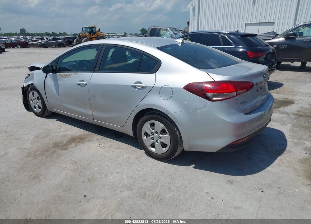 2017 KIA FORTE VIN: 3KPFK4A70HE078384