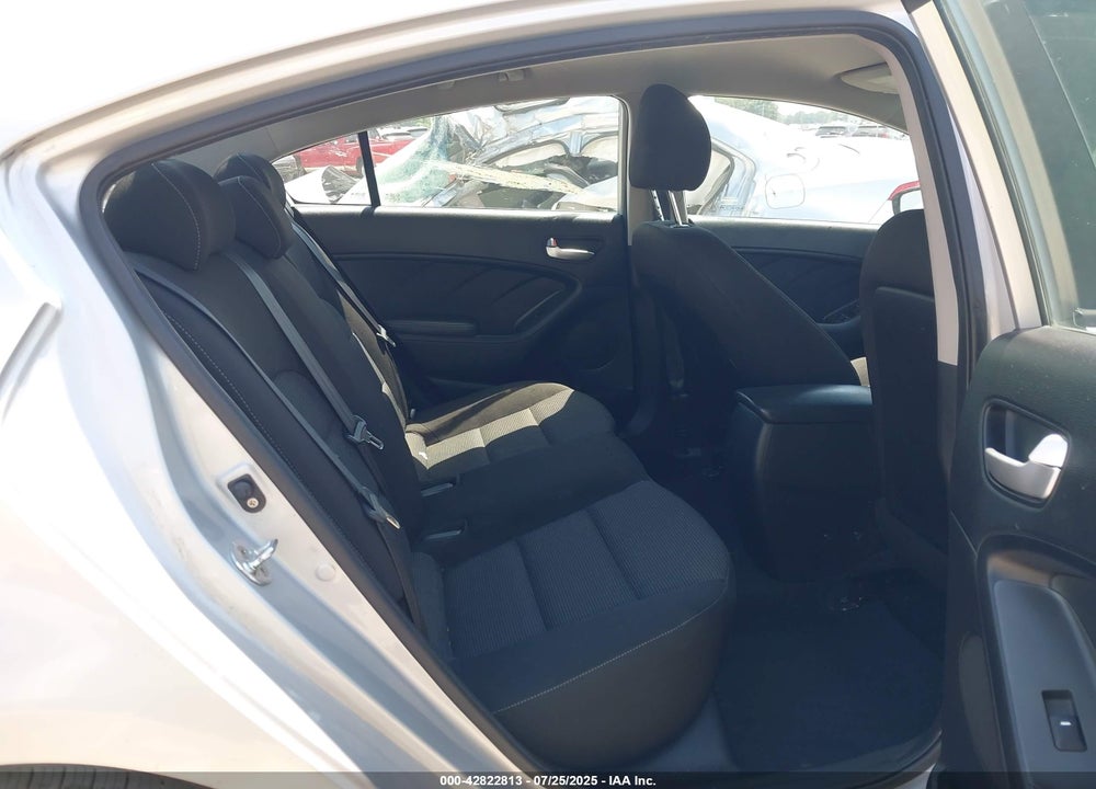 2017 KIA FORTE VIN: 3KPFK4A70HE078384