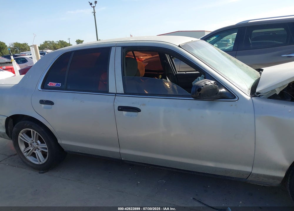2011 FORD CROWN VICTORIA VIN: 2FABP7BV2BX157318
