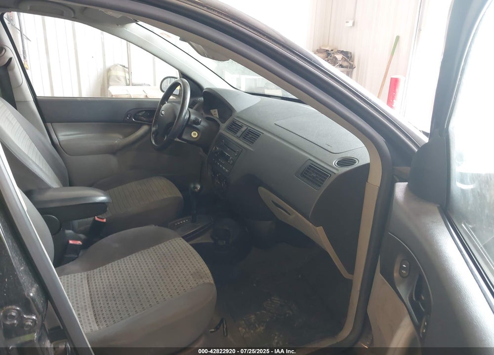 2007 FORD FOCUS VIN: 1FAHP34N27W129733