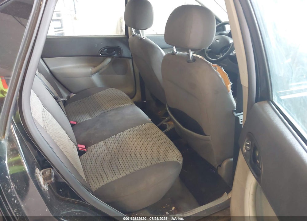 2007 FORD FOCUS VIN: 1FAHP34N27W129733