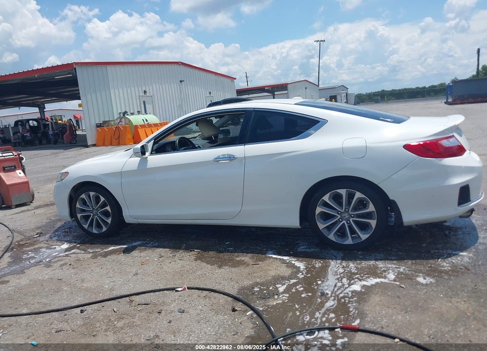 2015 HONDA ACCORD VIN: 1HGCT2B85FA000650