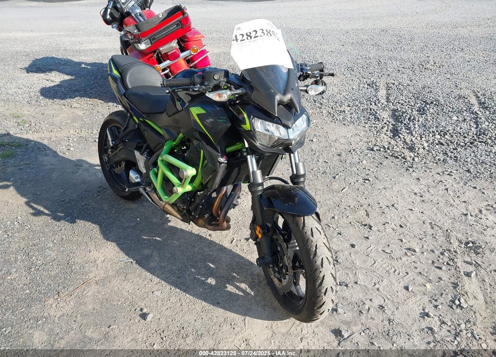 2022 KAWASAKI ER650 L VIN: ML5EREL19NDA75967