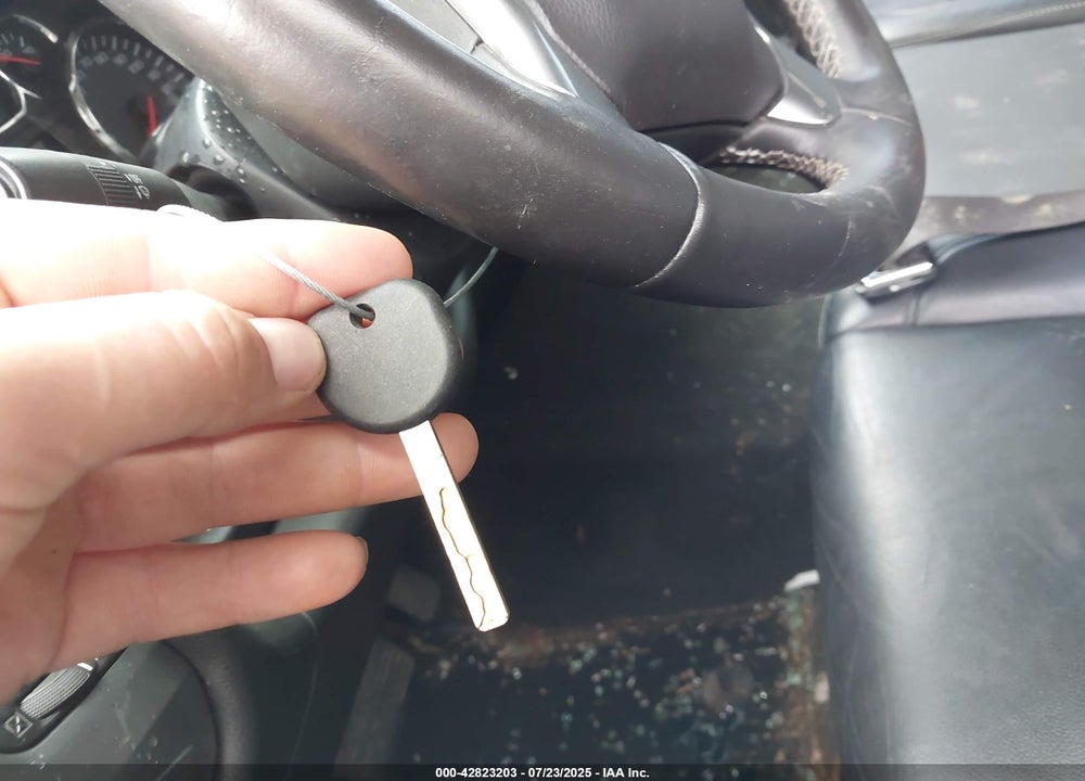 2014 CHEVROLET SILVERADO 1500 VIN: 3GCUKREC3EG420521