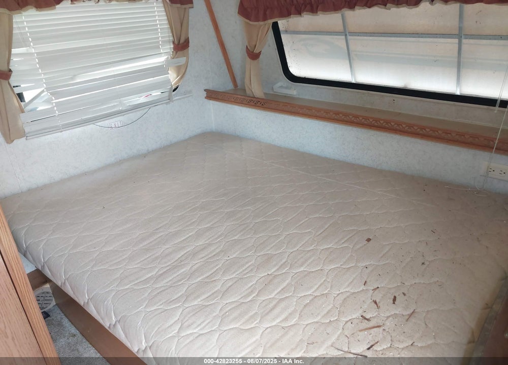 1997 OTHER JAYCO VIN: 1UJNJ02L5V54E0220