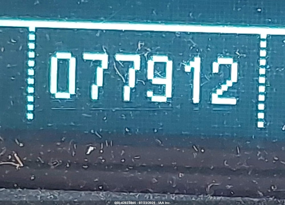 2011 CHEVROLET EQUINOX VIN: 2GNALBEC3B1268758