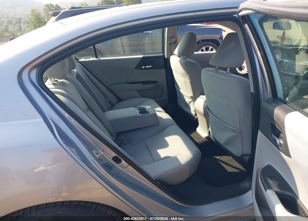 2017 HONDA ACCORD VIN: 1HGCR2F32HA124312