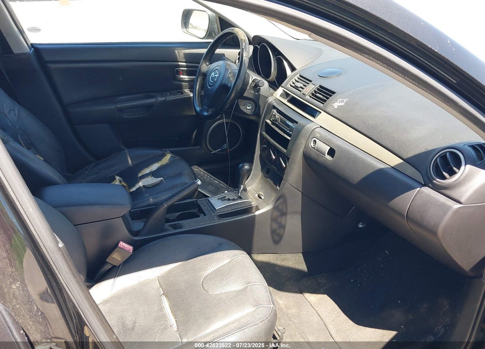 2005 MAZDA MAZDA3 VIN: JM1BK143151333807