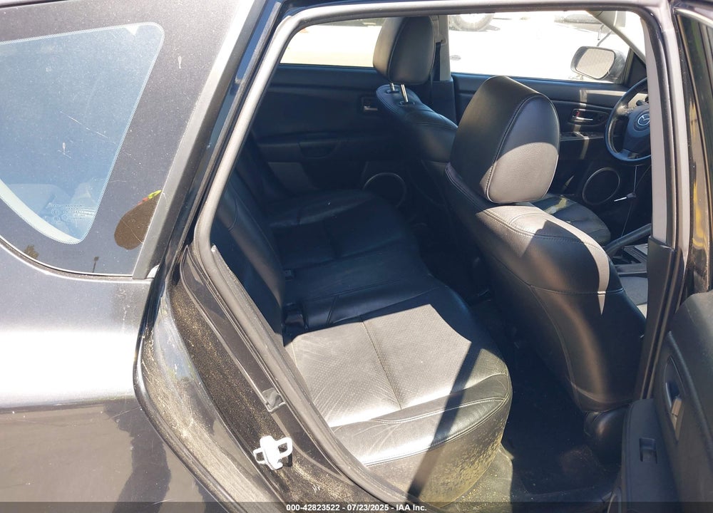 2005 MAZDA MAZDA3 VIN: JM1BK143151333807