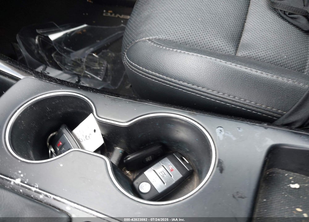 2018 KIA SORENTO VIN: 5XYPKDA55JG429852