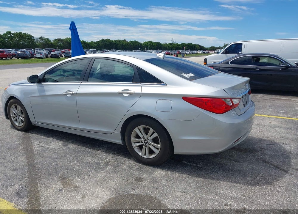 2013 HYUNDAI SONATA VIN: 5NPEB4AC2DH676345