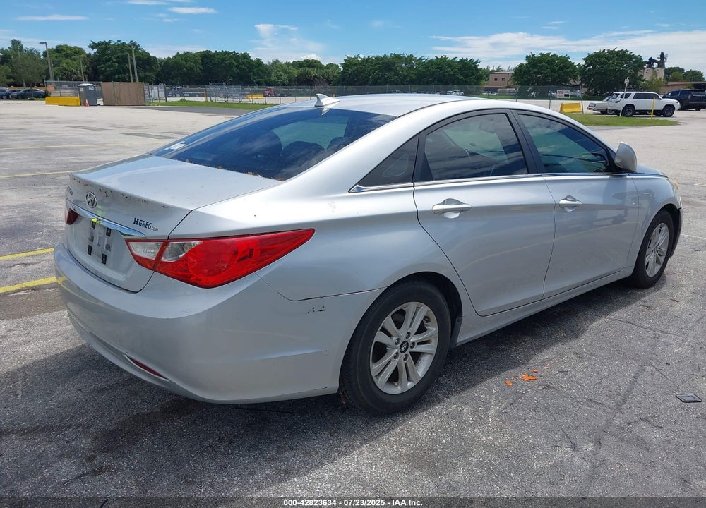 2013 HYUNDAI SONATA VIN: 5NPEB4AC2DH676345