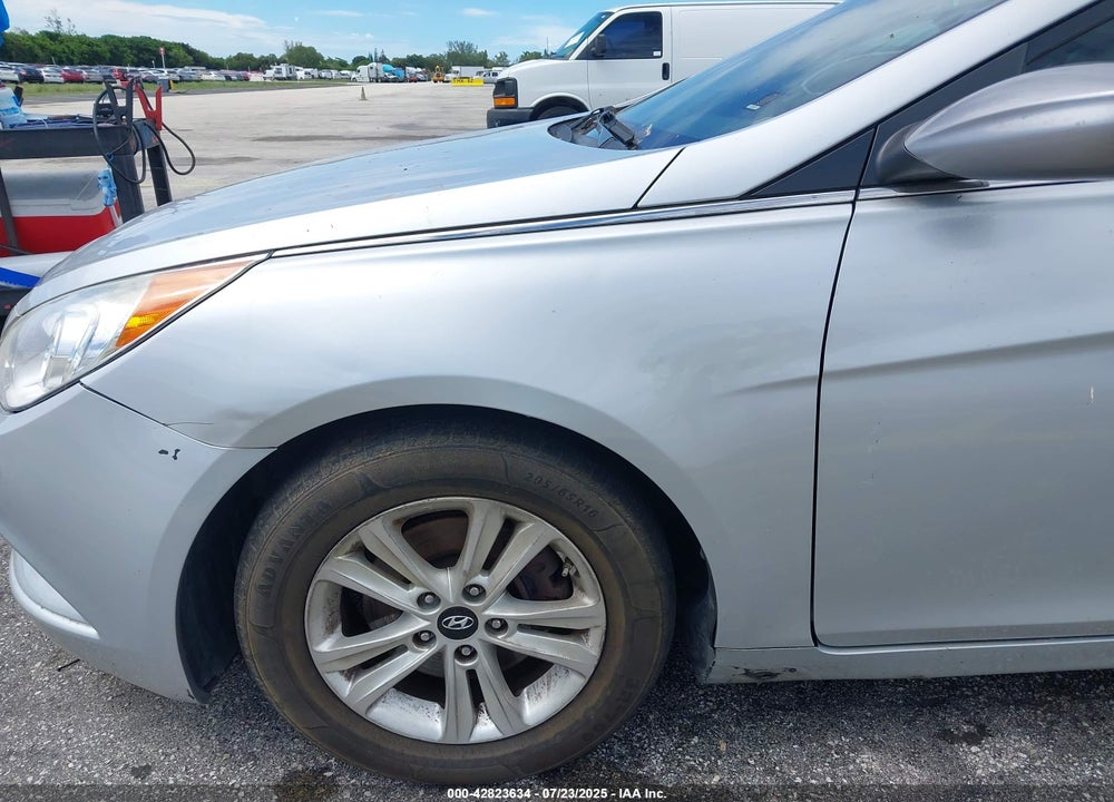 2013 HYUNDAI SONATA VIN: 5NPEB4AC2DH676345