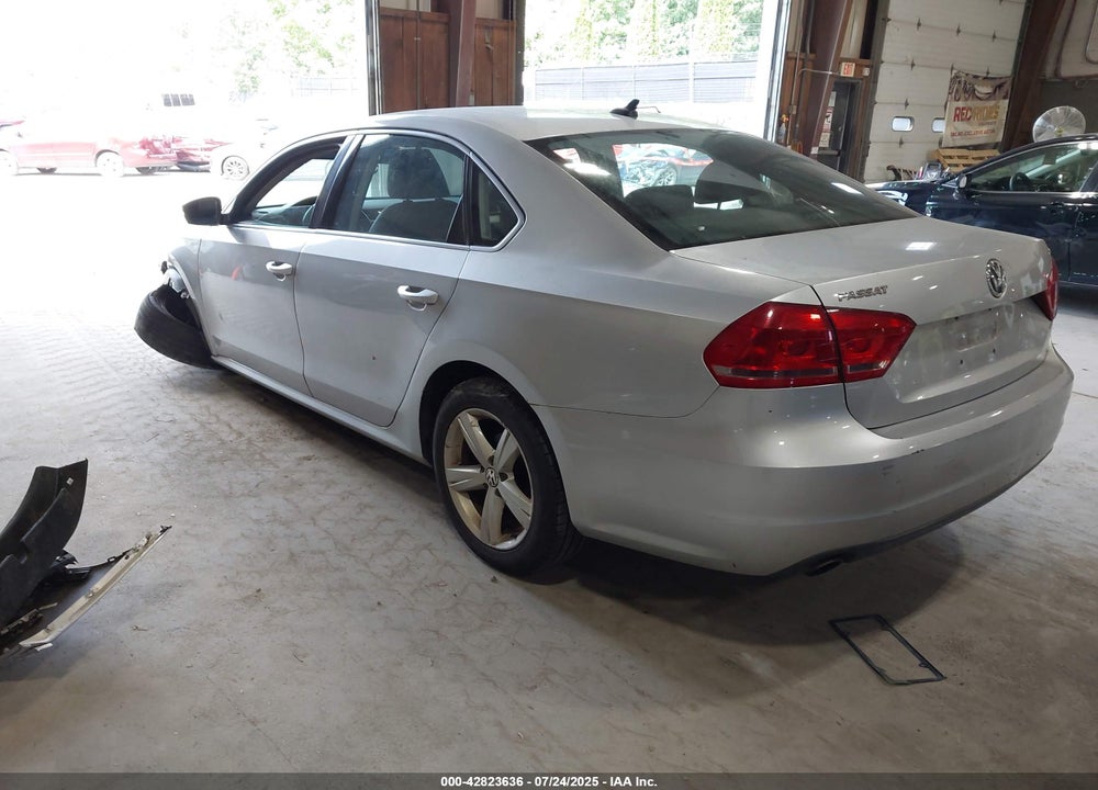 2013 VOLKSWAGEN PASSAT VIN: 1VWBP7A35DC029940
