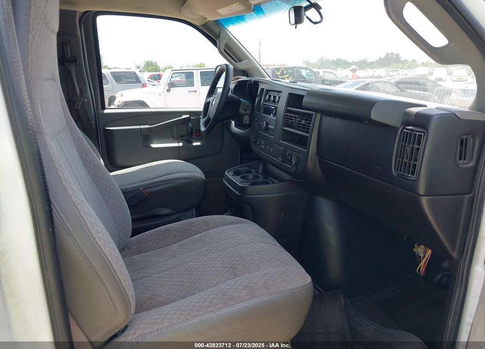 2016 CHEVROLET EXPRESS 3500 LT VIN: 1GAZGPFG2G1331885