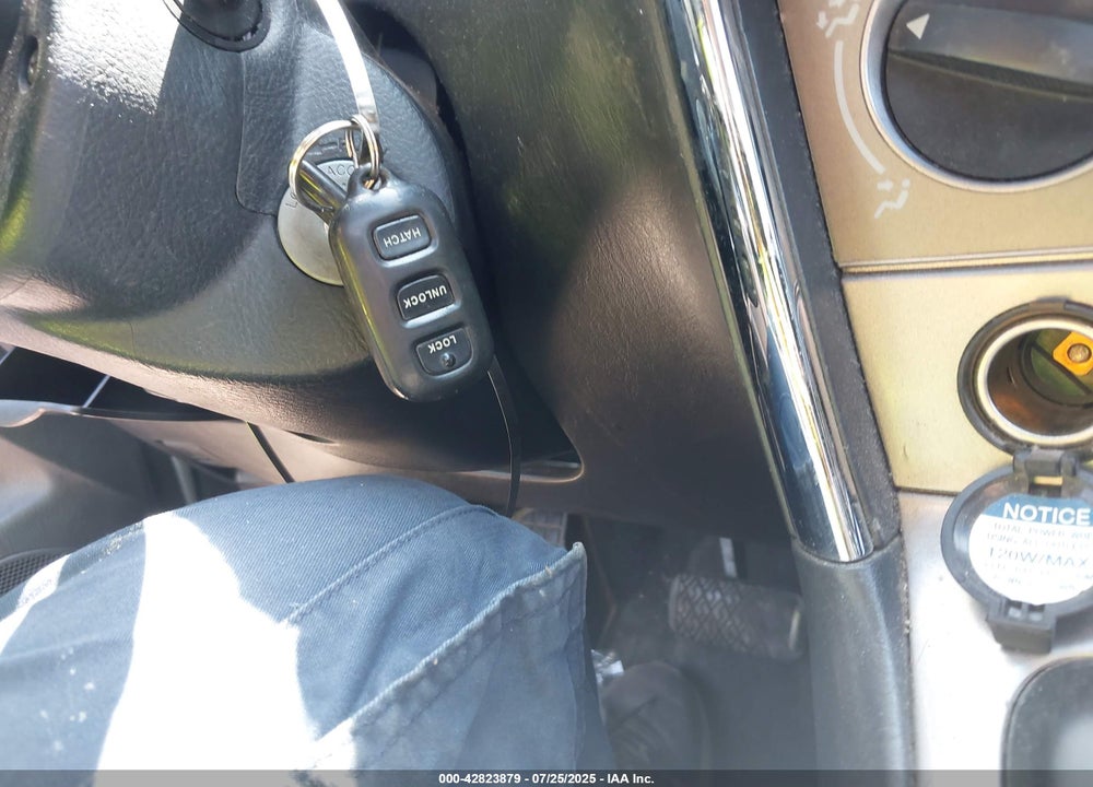 2003 TOYOTA MATRIX/XR VIN: 2T1KR32E43C080485