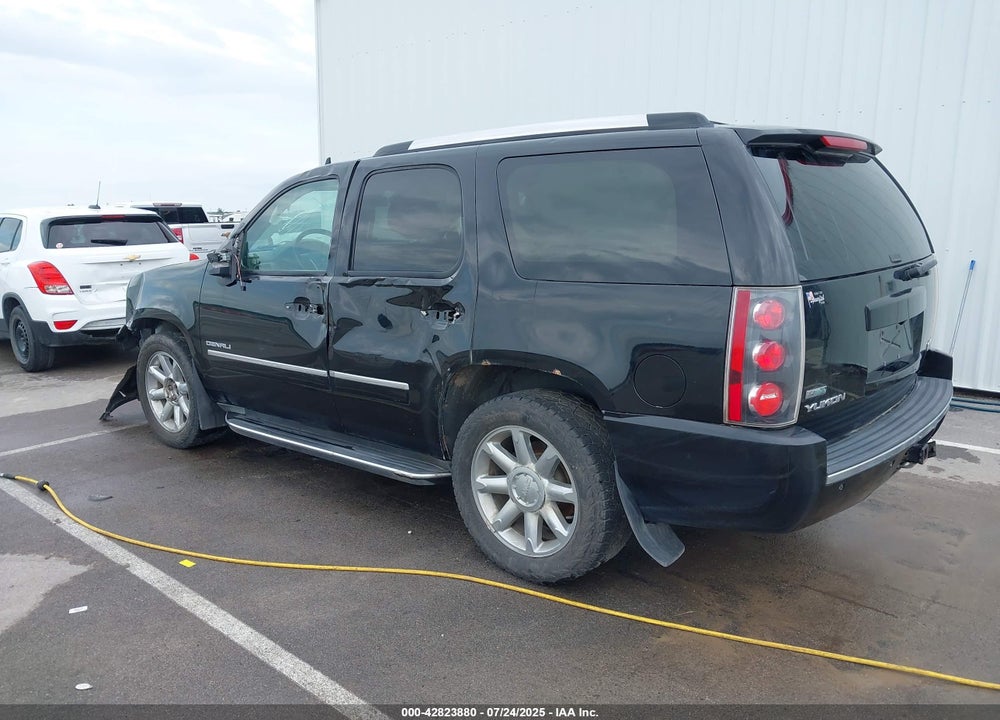 2011 GMC YUKON VIN: 1GKS2EEF1BR105159