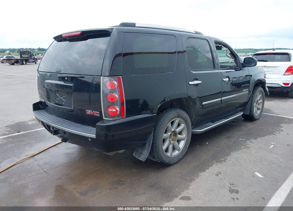 2011 GMC YUKON VIN: 1GKS2EEF1BR105159