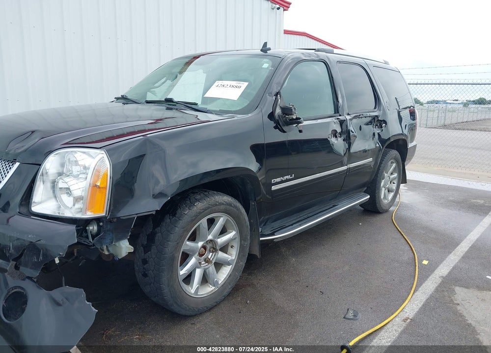 2011 GMC YUKON VIN: 1GKS2EEF1BR105159