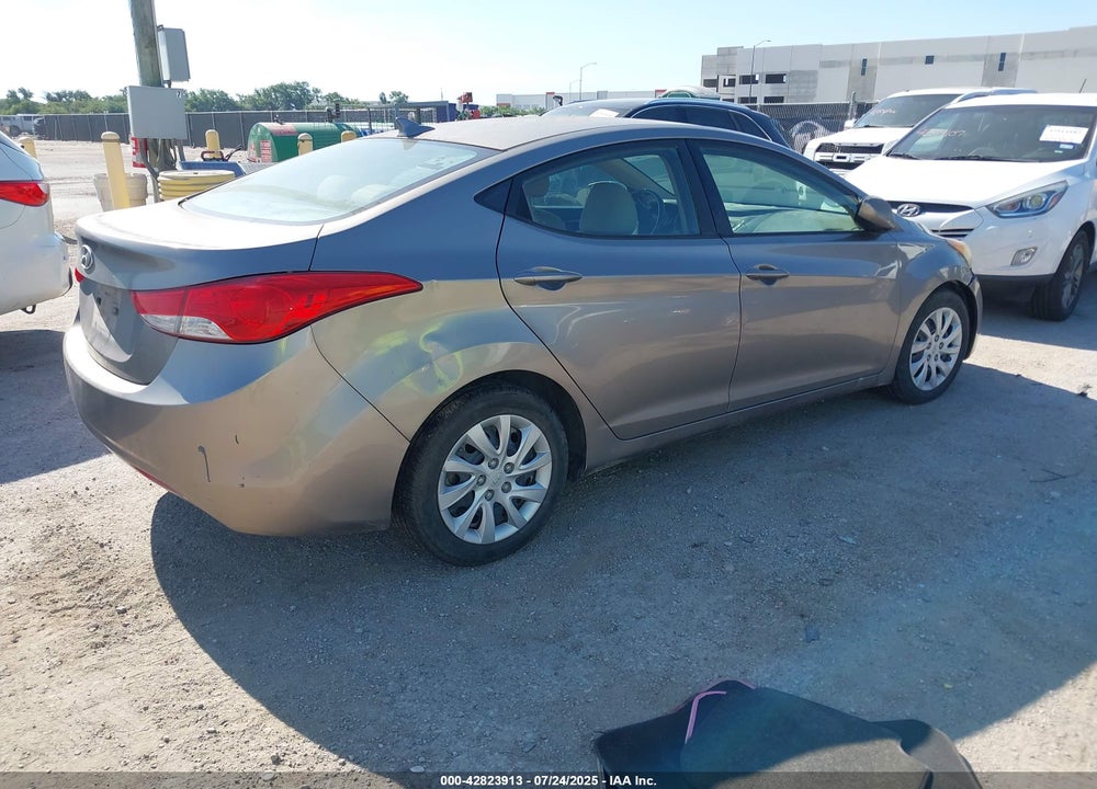 2011 HYUNDAI ELANTRA VIN: 5NPDH4AEXBH005532