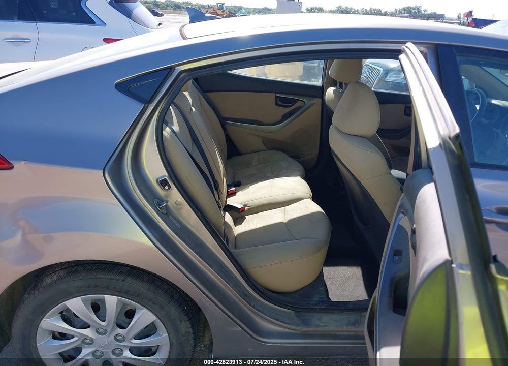 2011 HYUNDAI ELANTRA VIN: 5NPDH4AEXBH005532