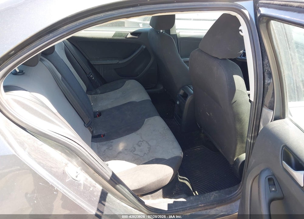 2017 VOLKSWAGEN JETTA VIN: 3VW2B7AJ3HM405052