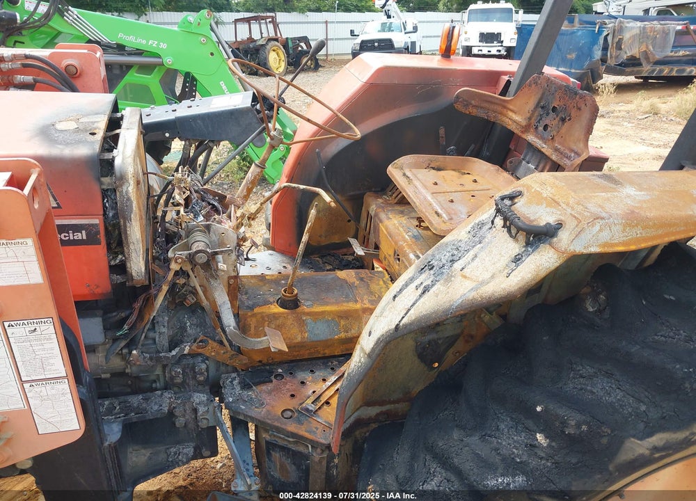 2009 KUBOTA M680 TRACTOR VIN: 67295