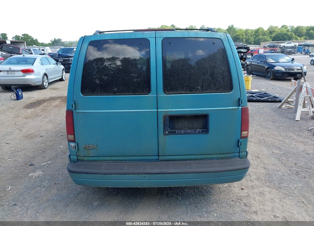 1995 CHEVROLET ASTRO VIN: 1GBDM19W8SB267840