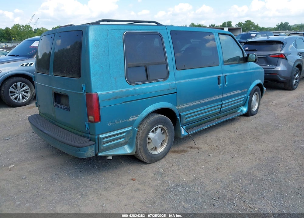 1995 CHEVROLET ASTRO VIN: 1GBDM19W8SB267840