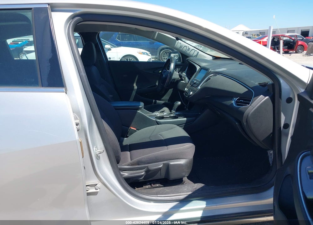 2018 CHEVROLET MALIBU VIN: 1G1ZD5ST5JF138530