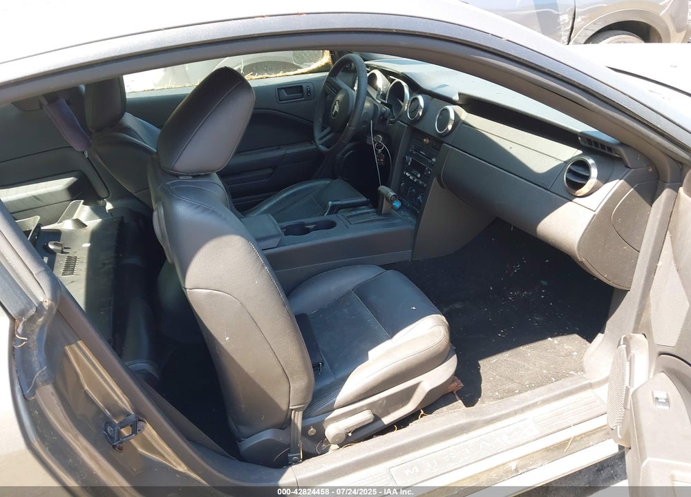 2005 FORD MUSTANG V6 DELUXE/V6 PREMIUM VIN: 1ZVFT80N855110023