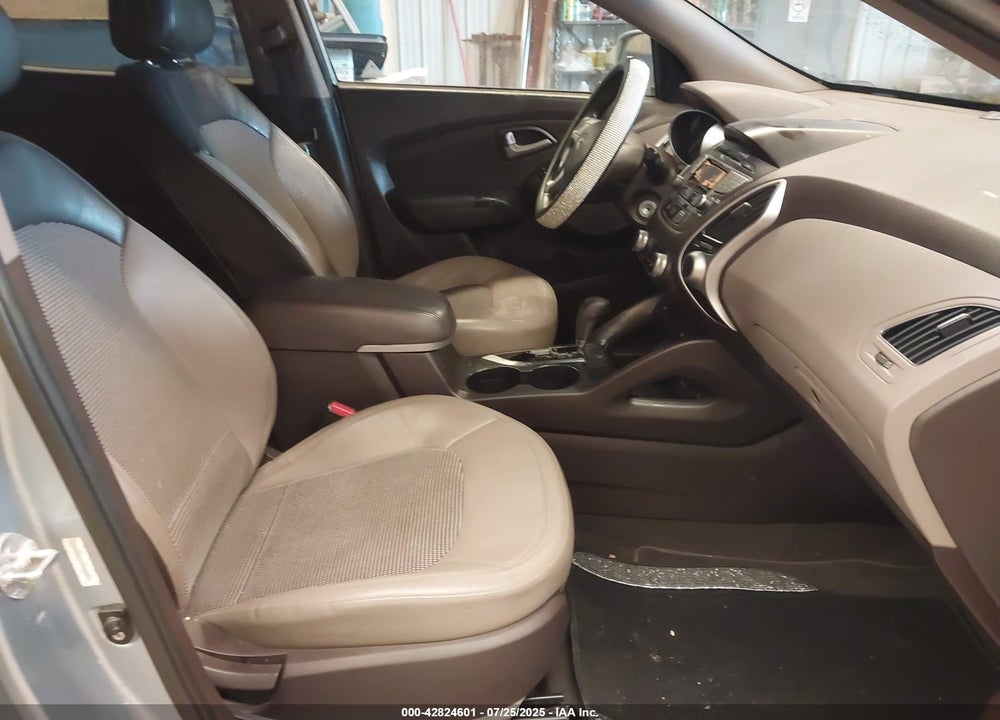 2012 HYUNDAI TUCSON VIN: KM8JUCAC5CU450996