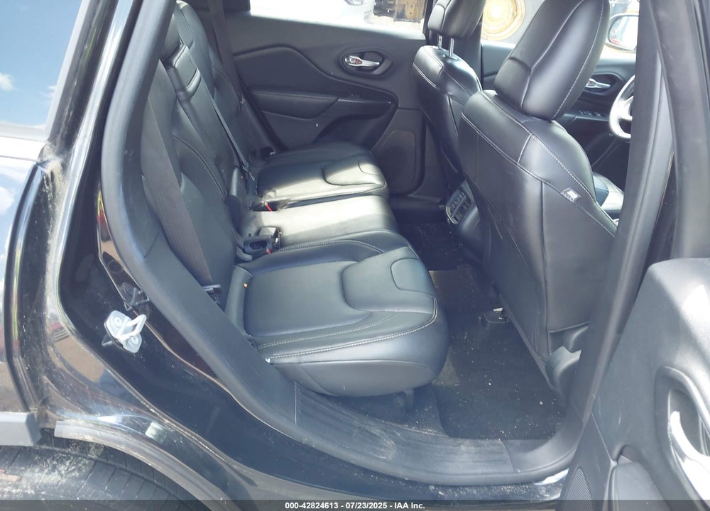 2016 JEEP CHEROKEE VIN: 1C4PJMDB4GW132443