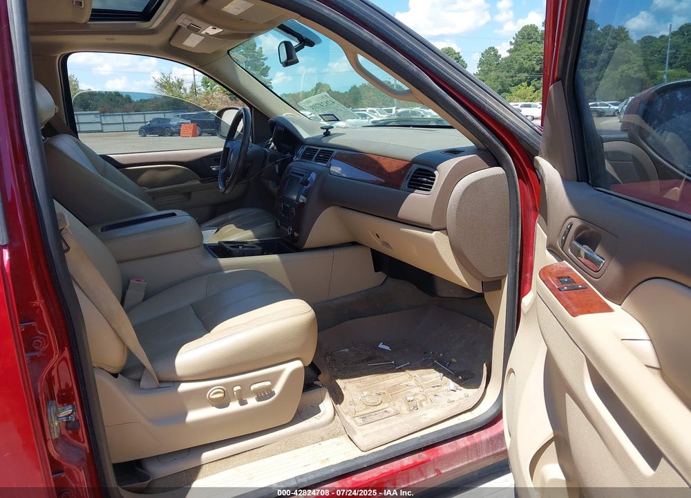 2014 CHEVROLET SUBURBAN 1500 VIN: 1GNSCJE00ER153020