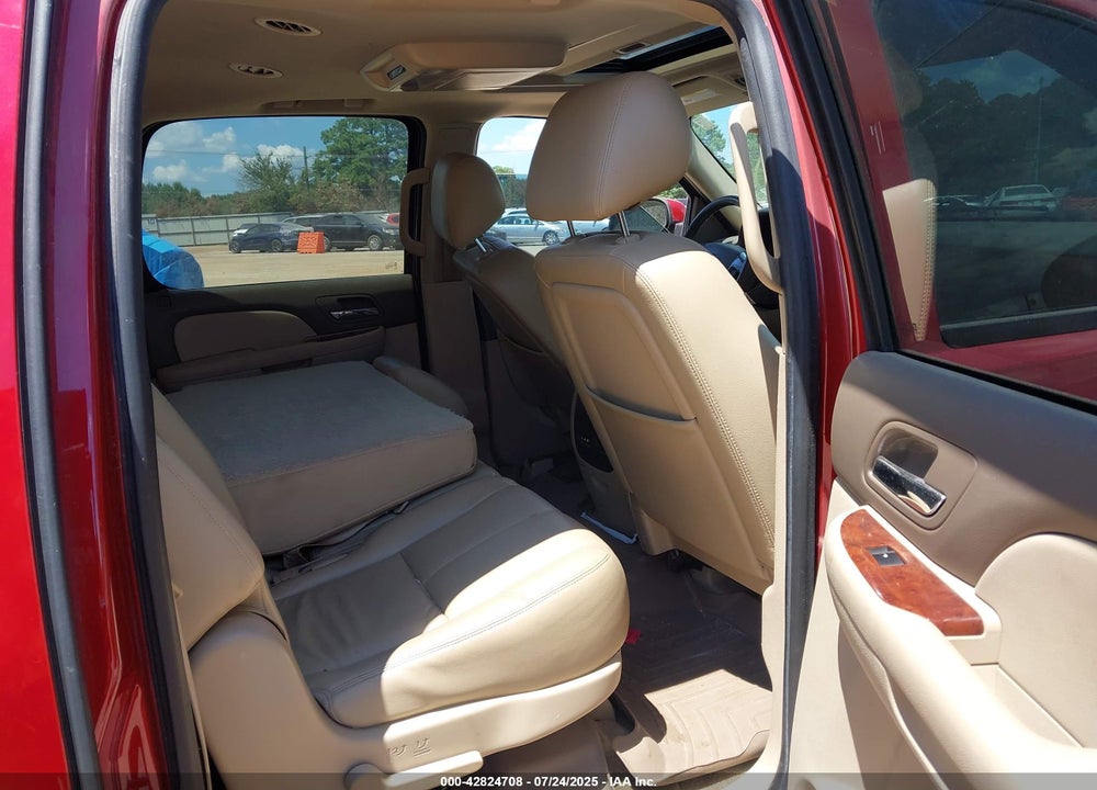 2014 CHEVROLET SUBURBAN 1500 VIN: 1GNSCJE00ER153020