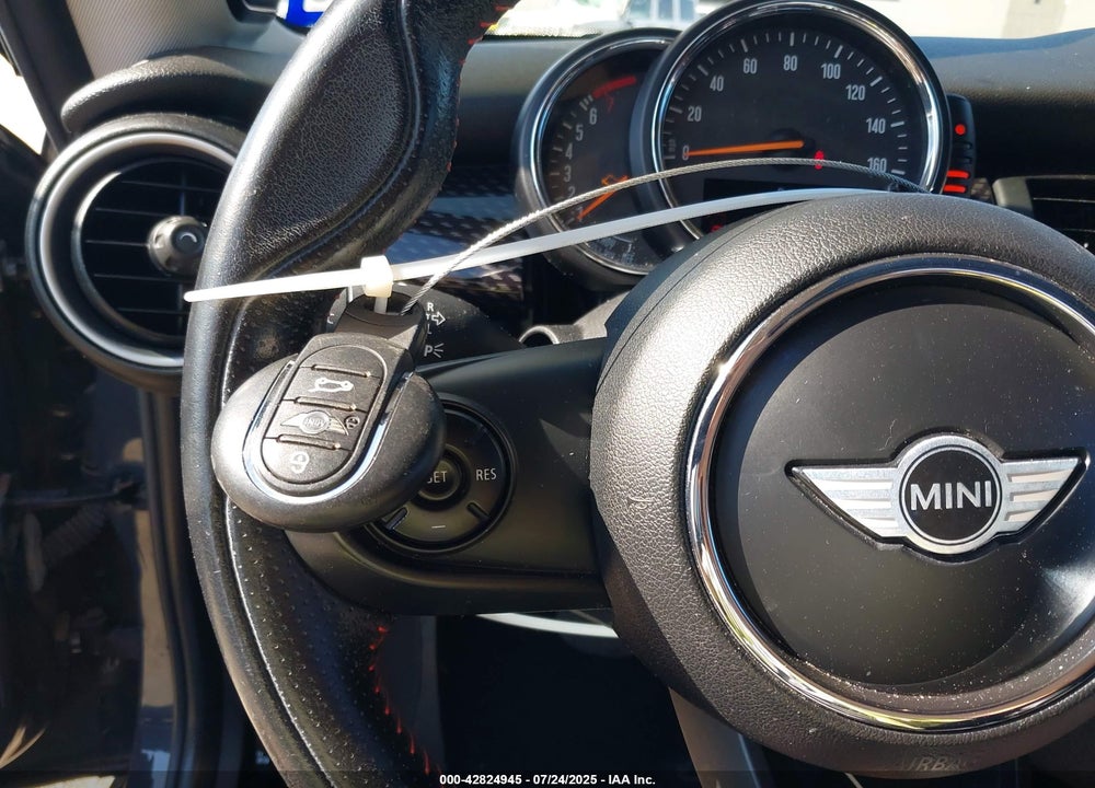 2015 MINI HARDTOP COOPER S VIN: WMWXP7C59F2A35675