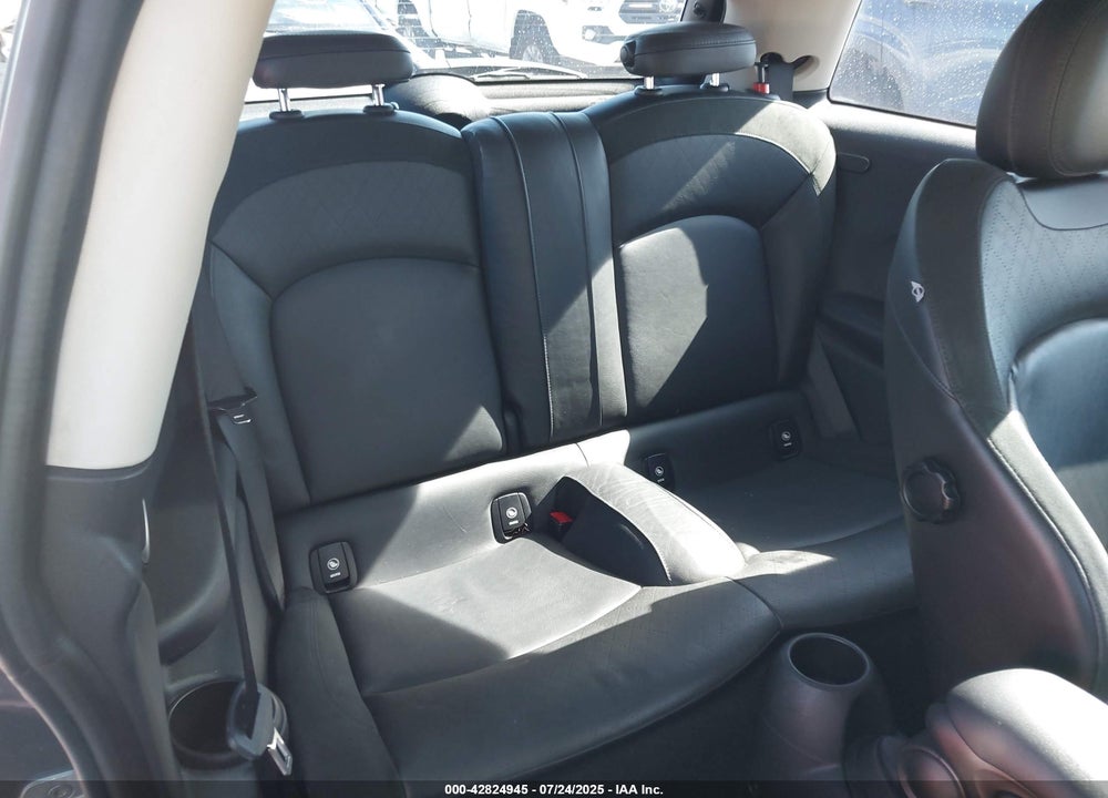 2015 MINI HARDTOP COOPER S VIN: WMWXP7C59F2A35675