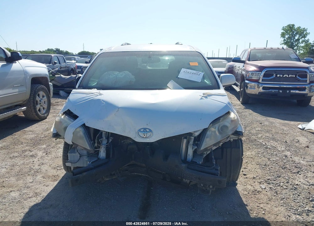2015 TOYOTA SIENNA LE 8 PASSENGER VIN: 5TDKK3DC3FS672570