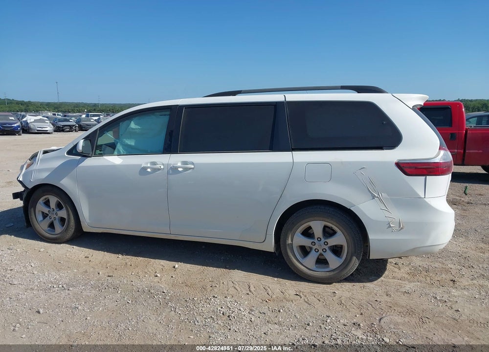 2015 TOYOTA SIENNA LE 8 PASSENGER VIN: 5TDKK3DC3FS672570