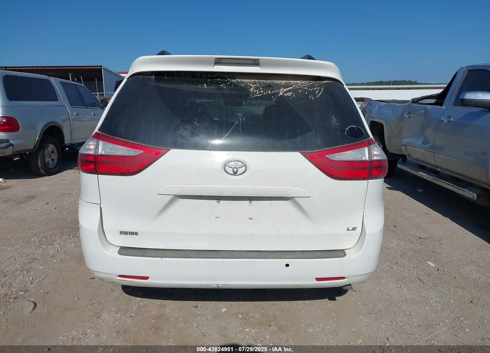 2015 TOYOTA SIENNA LE 8 PASSENGER VIN: 5TDKK3DC3FS672570
