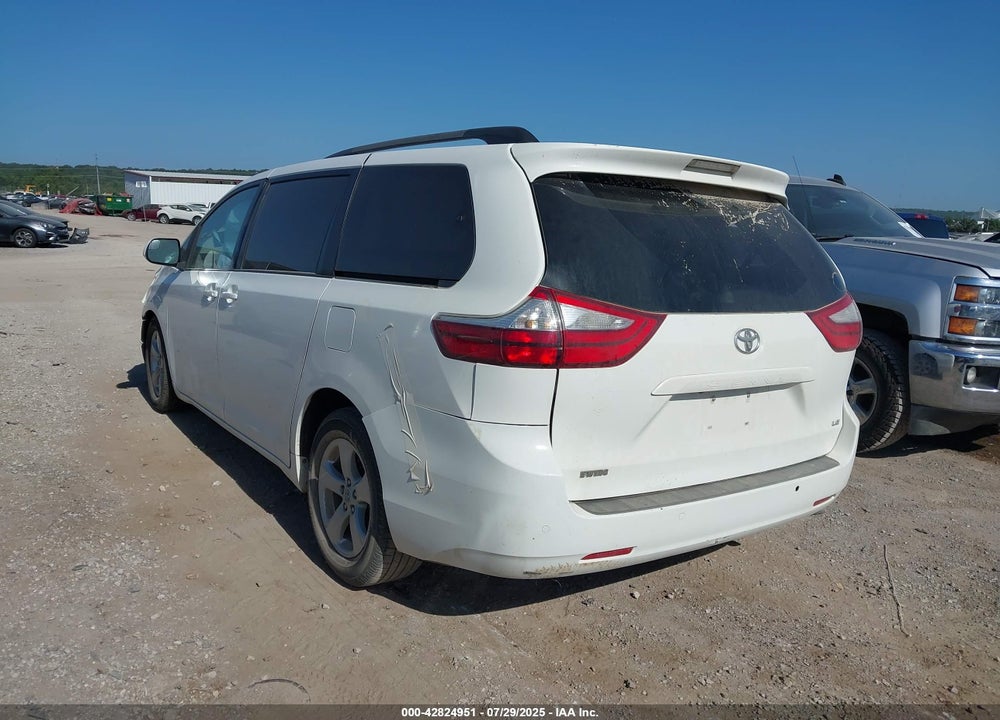 2015 TOYOTA SIENNA LE 8 PASSENGER VIN: 5TDKK3DC3FS672570
