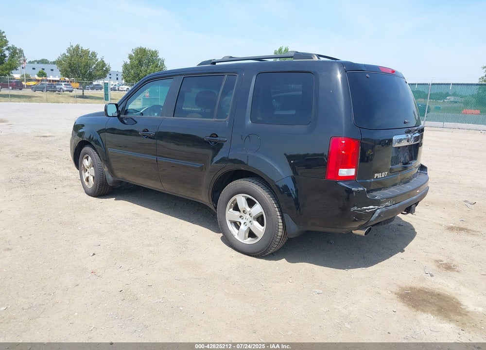 2011 HONDA PILOT VIN: 5FNYF4H40BB080517