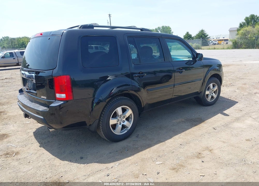 2011 HONDA PILOT VIN: 5FNYF4H40BB080517