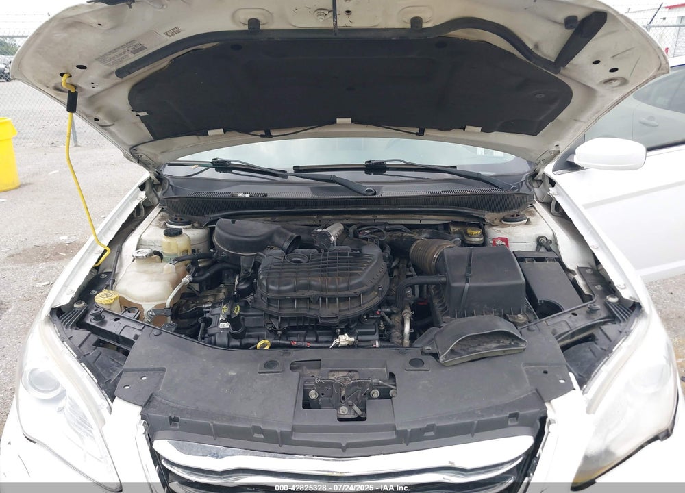 2014 CHRYSLER 200 VIN: 1C3CCBBG2EN114753
