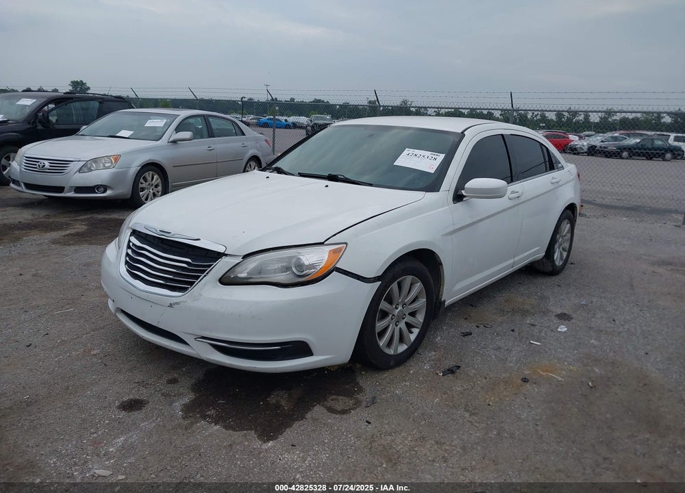 2014 CHRYSLER 200 VIN: 1C3CCBBG2EN114753