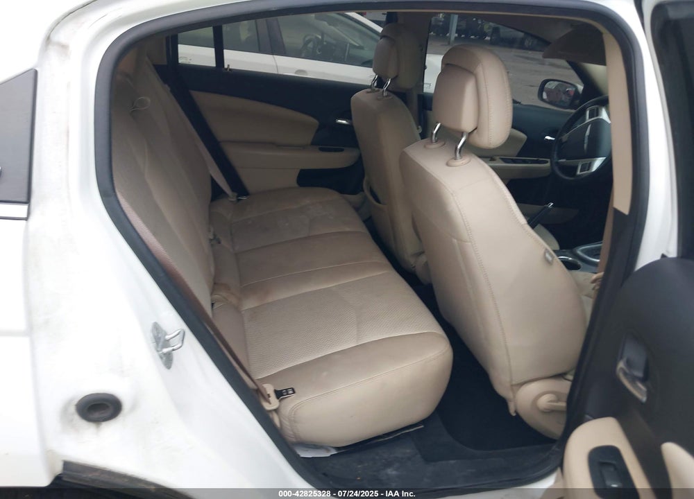 2014 CHRYSLER 200 VIN: 1C3CCBBG2EN114753