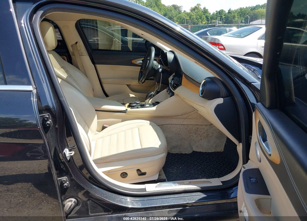 2017 ALFA ROMEO GIULIA VIN: ZARFAEEN9H7549293
