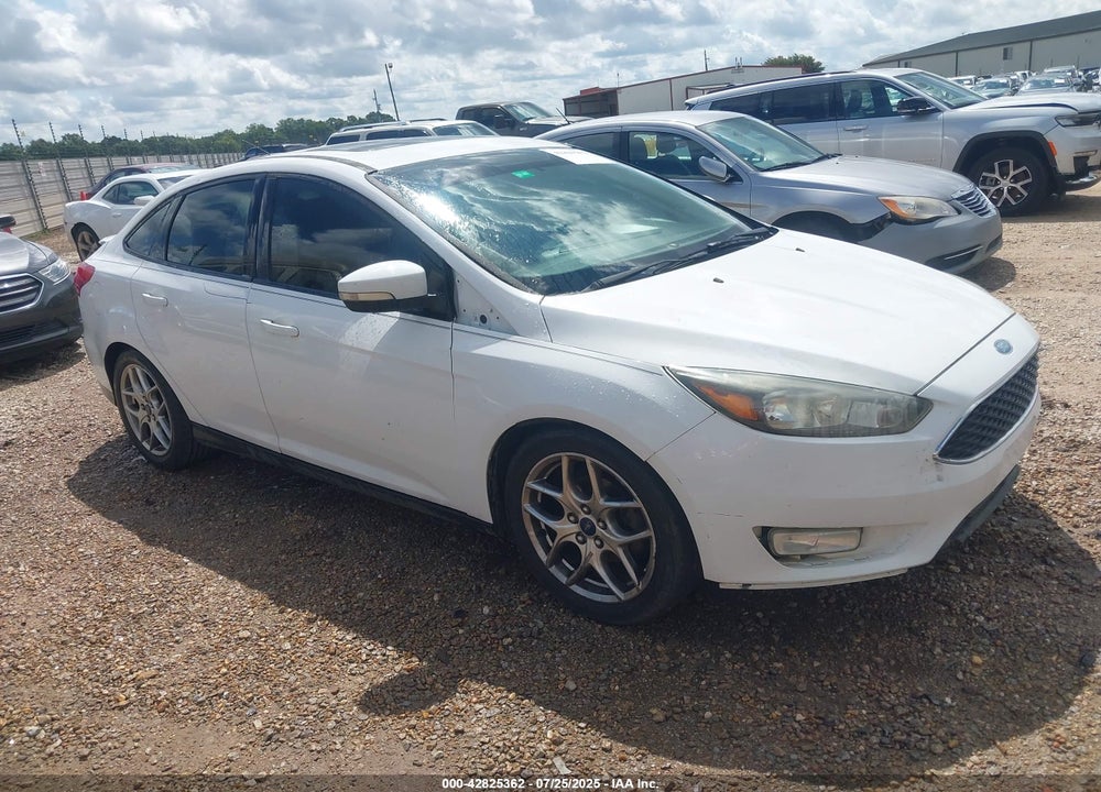 2015 FORD FOCUS SE VIN: 1FADP3F23FL200715