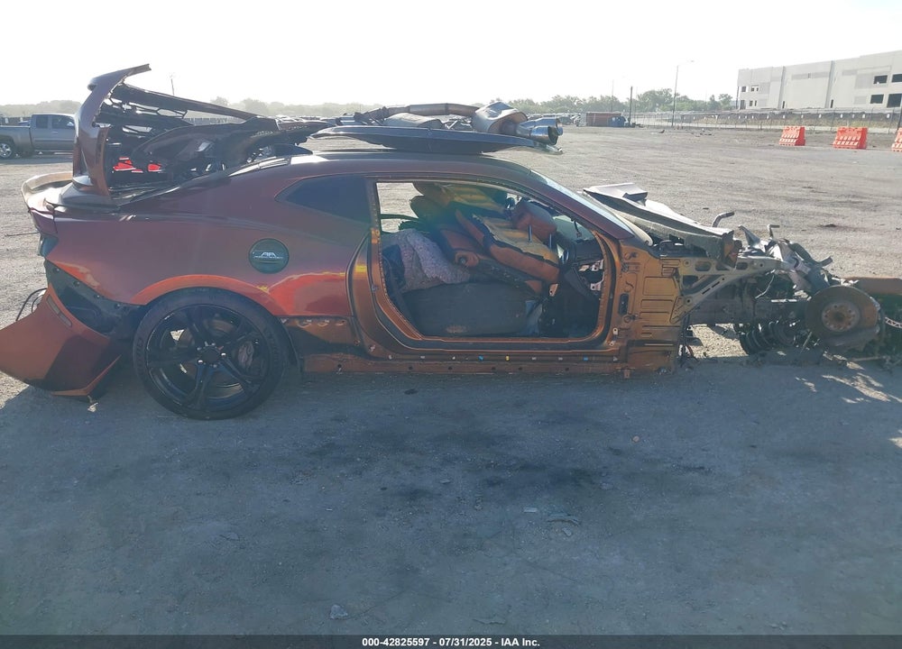 2016 CHEVROLET CAMARO VIN: 1G1FE1R74G0138189